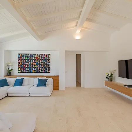 Beautiful Sλn With An Incredible Sea View Villa